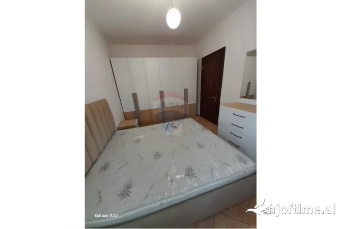 Shtepi me qera Apartament ne Tirane, 2+1, Mobilimi E mobiluar, Pagesa 550  Euro.