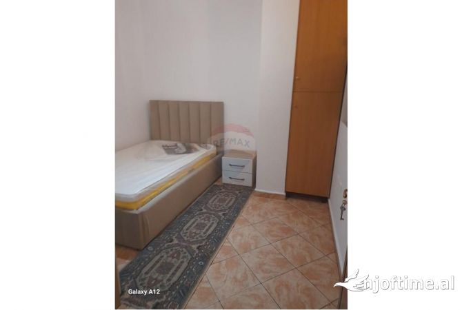Shtepi me qera Apartament ne Tirane, 2+1, Mobilimi E mobiluar, Pagesa 550  Euro.
