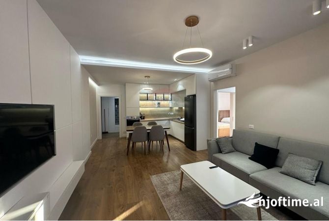 Shtepi me qera 2+1 ne Tirane - 1,000 Euro