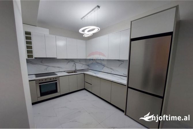 Shtepi me qera 2+1 ne Tirane - 750 Euro
