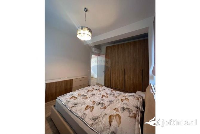 Shtepi me qera Apartament ne Tirane, 2+1, Mobilimi E mobiluar, Pagesa 1,100  Euro.