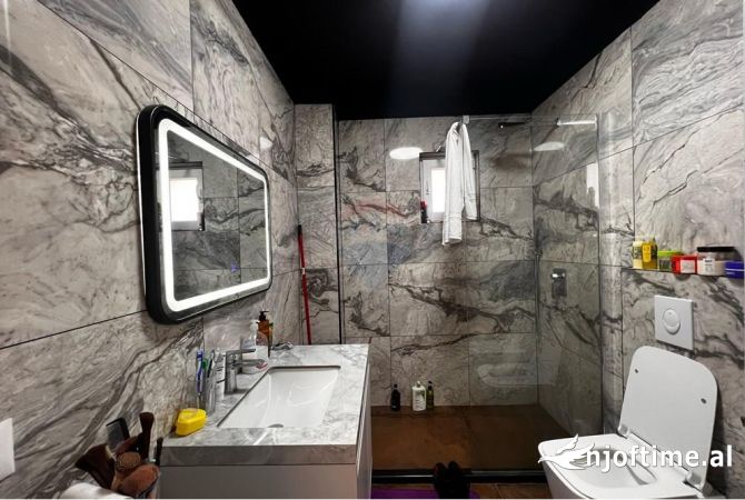 Shtepi me qera Apartament ne Tirane, 1+1, Mobilimi E mobiluar, Pagesa 700  Euro.