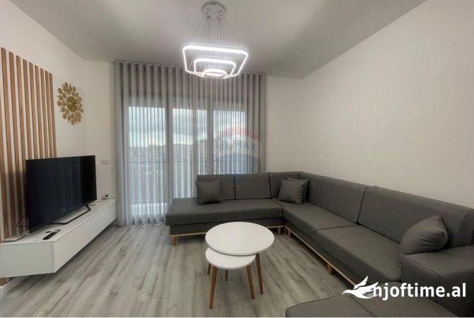 Shtepi me qera 2+1 ne Tirane - 800 Euro