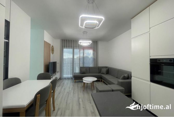 Shtepi me qera 2+1 ne Tirane - 800 Euro