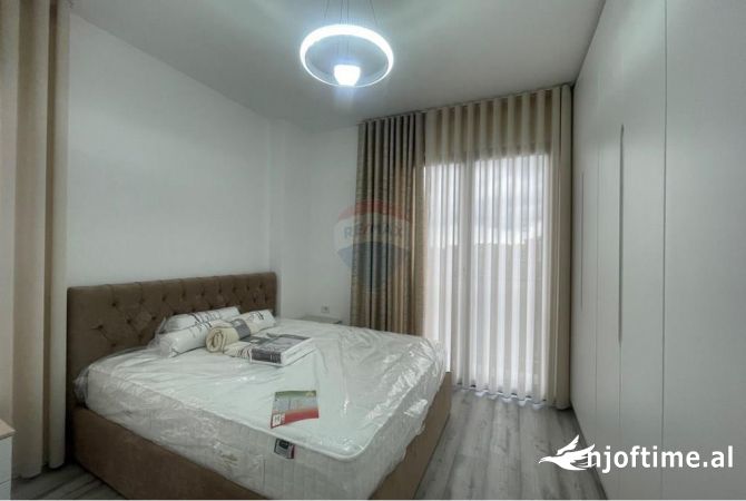 Shtepi me qera Apartament ne Tirane, 2+1, Mobilimi E mobiluar, Pagesa 800  Euro.