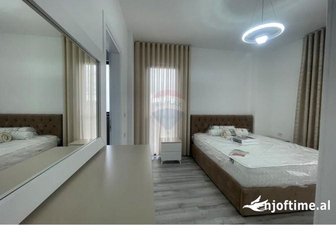 Shtepi me qera Apartament ne Tirane, 2+1, Mobilimi E mobiluar, Pagesa 800  Euro.