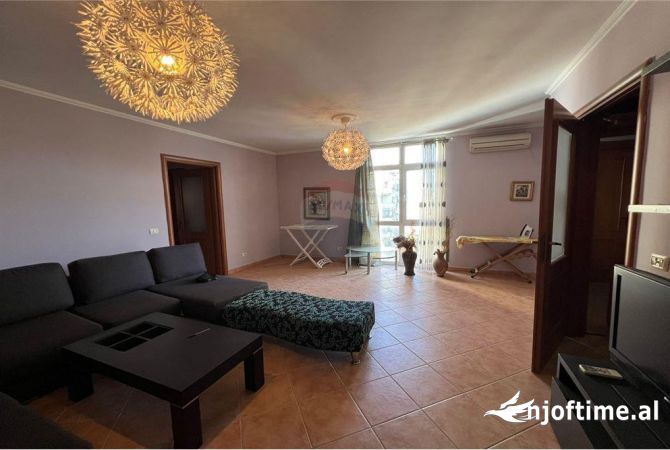 Shtepi me qera Apartament ne Tirane, 2+1, Mobilimi E mobiluar, Pagesa 600  Euro.