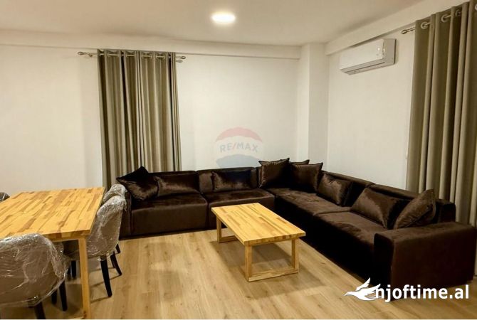 Shtepi me qera 2+1 ne Tirane - 900 Euro
