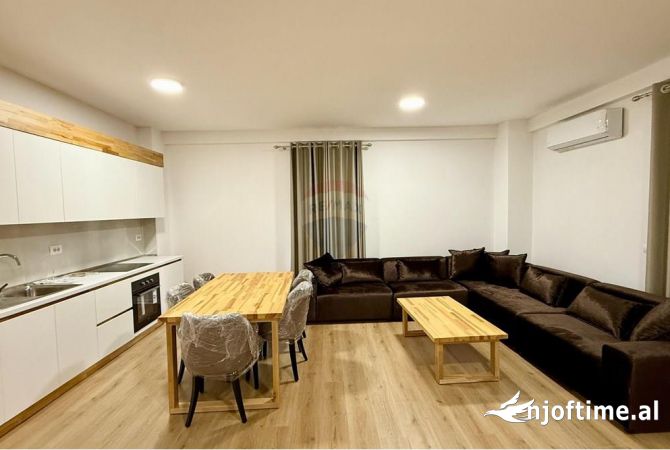 Shtepi me qera 2+1 ne Tirane - 900 Euro