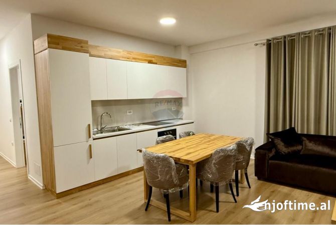 Shtepi me qera 2+1 ne Tirane - 900 Euro
