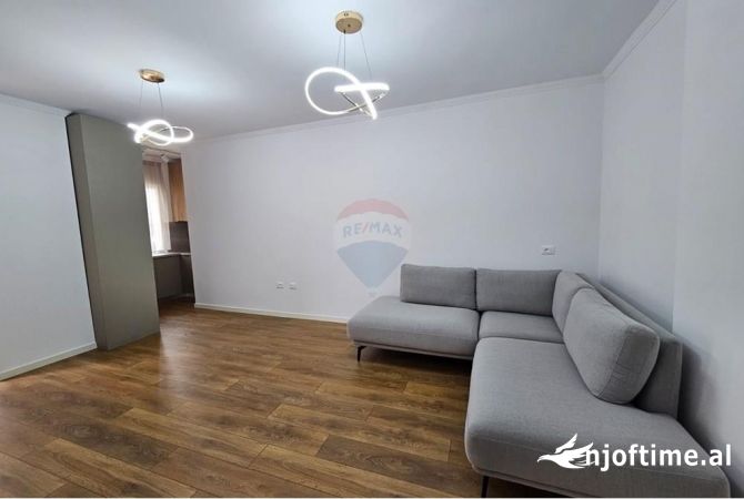 Shtepi me qera 2+1 ne Tirane - 750 Euro