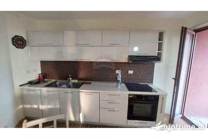 Shtepi me qera Apartament ne Tirane, 2+1, Mobilimi E mobiluar, Pagesa 730  Euro.