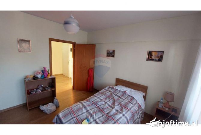 Shtepi me qera Apartament ne Tirane, 2+1, Mobilimi E mobiluar, Pagesa 730  Euro.