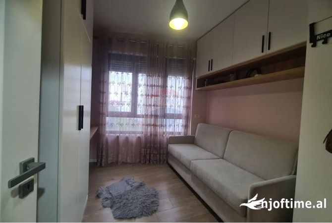 Shtepi me qera Apartament ne Tirane, 2+1, Mobilimi E mobiluar, Pagesa 750  Euro.