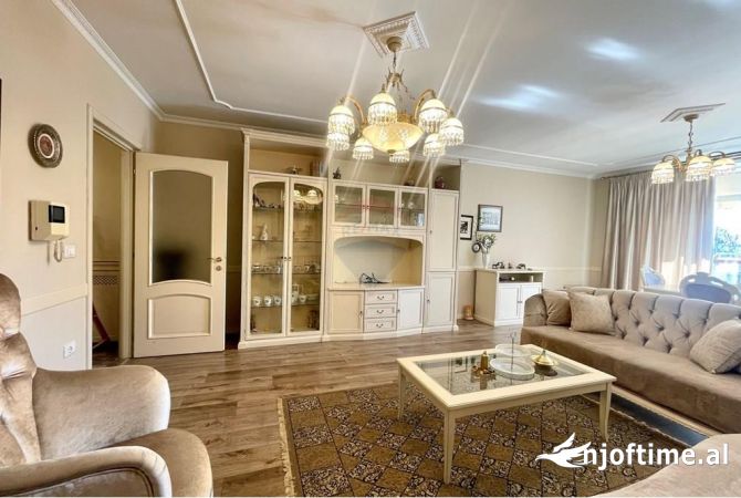 Shtepi me qera Apartament ne Tirane, 3+1, Mobilimi E mobiluar, Pagesa 1,500  Euro.