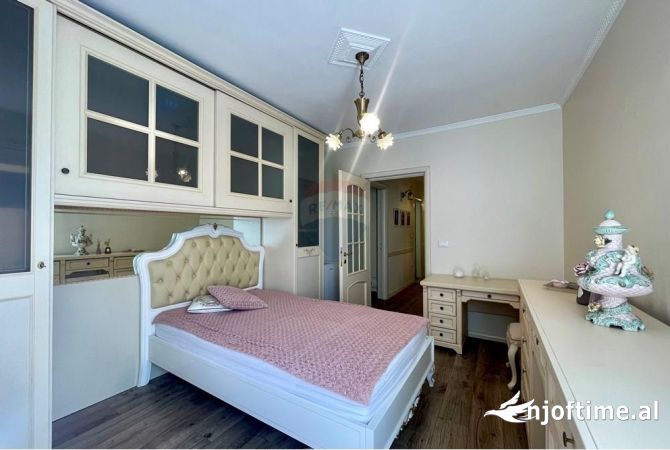 Shtepi me qera Apartament ne Tirane, 3+1, Mobilimi E mobiluar, Pagesa 1,500  Euro.