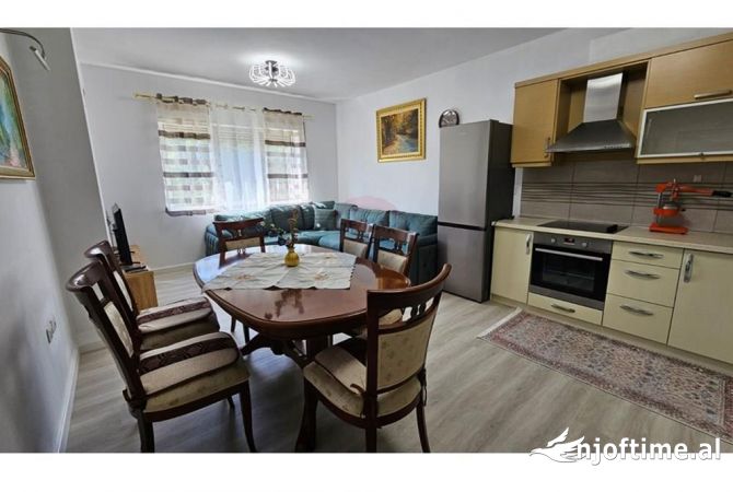Shtepi me qera 2+1 ne Tirane - 650 Euro