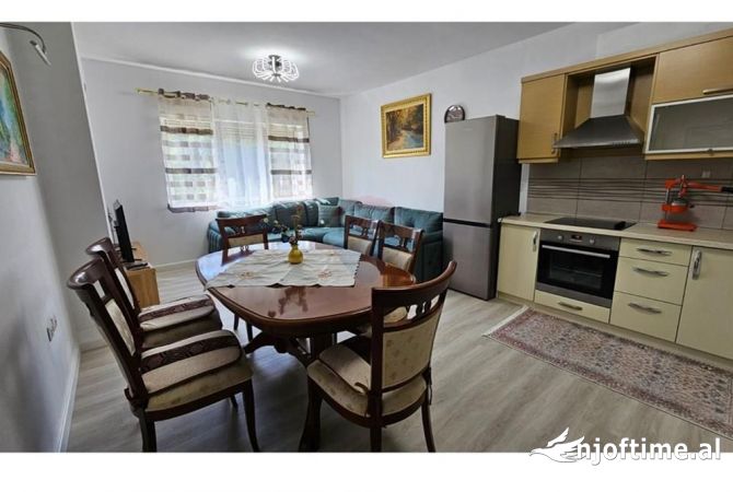 Shtepi me qera 2+1 ne Tirane - 650 Euro