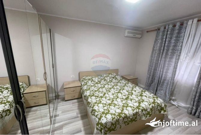 Shtepi me qera Apartament ne Tirane, 1+1, Mobilimi E mobiluar, Pagesa 500  Euro.