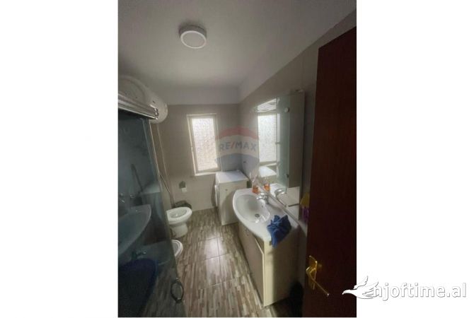 Shtepi me qera Apartament ne Tirane, 1+1, Mobilimi E mobiluar, Pagesa 500  Euro.