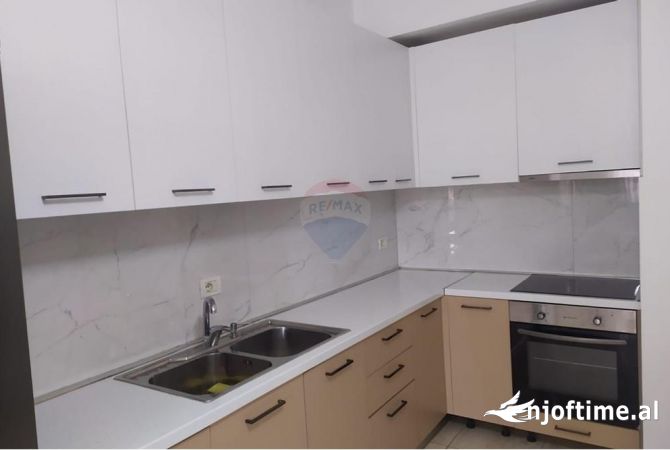 Shtepi me qera 2+1 ne Tirane - 750 Euro