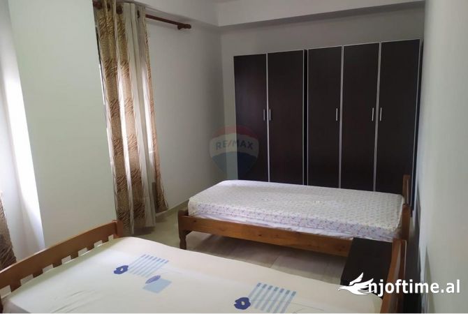 Shtepi me qera 2+1 ne Tirane - 750 Euro
