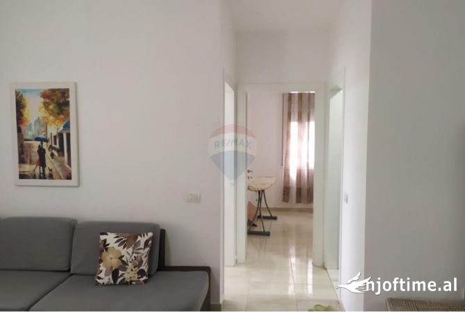 Shtepi me qera Apartament ne Tirane, 2+1, Mobilimi E mobiluar, Pagesa 750  Euro.