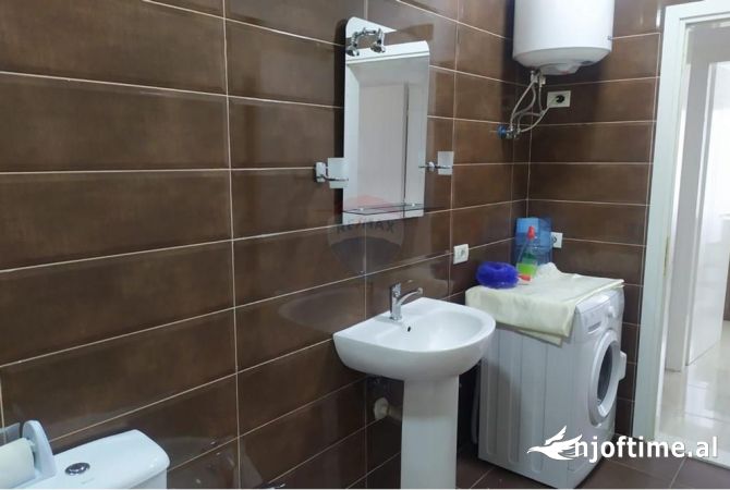 Shtepi me qera Apartament ne Tirane, 2+1, Mobilimi E mobiluar, Pagesa 750  Euro.