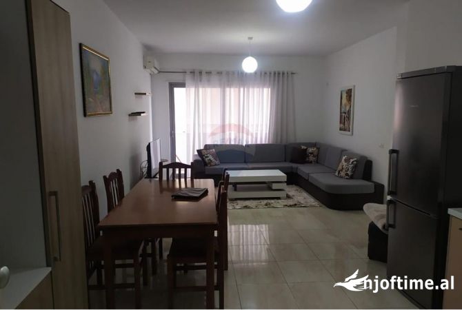 Shtepi me qera Apartament ne Tirane, 2+1, Mobilimi E mobiluar, Pagesa 750  Euro.