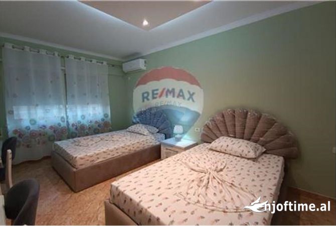 Shtepi me qera Apartament ne Tirane, 2+1, Mobilimi E mobiluar, Pagesa 800  Euro.