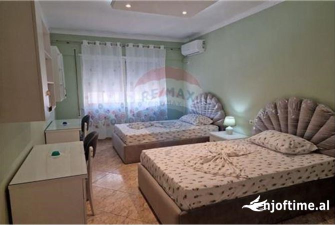 Shtepi me qera Apartament ne Tirane, 2+1, Mobilimi E mobiluar, Pagesa 800  Euro.