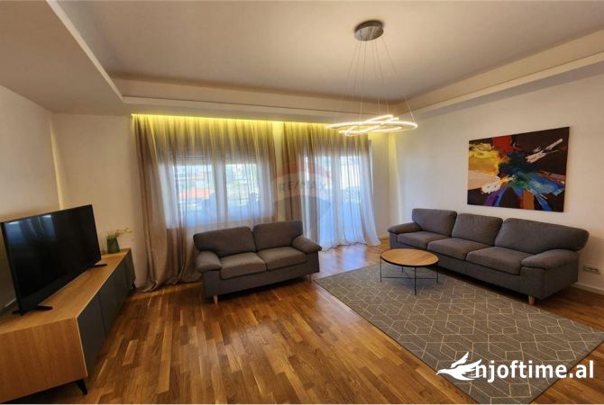 Shtepi me qera 3+1 ne Tirane - 1,300 Euro
