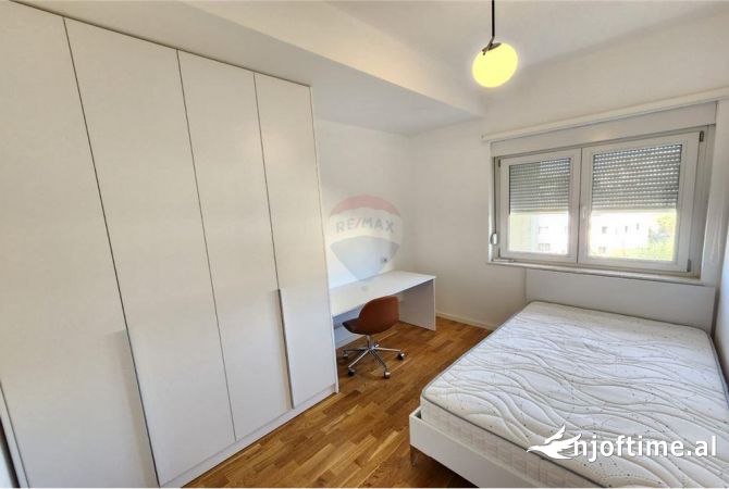 Shtepi me qera Apartament ne Tirane, 3+1, Mobilimi E mobiluar, Pagesa 1,300  Euro.
