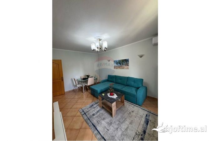 Shtepi me qera 2+1 ne Tirane - 450 Euro