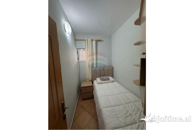 Shtepi me qera Apartament ne Tirane, 2+1, Mobilimi E mobiluar, Pagesa 450  Euro.
