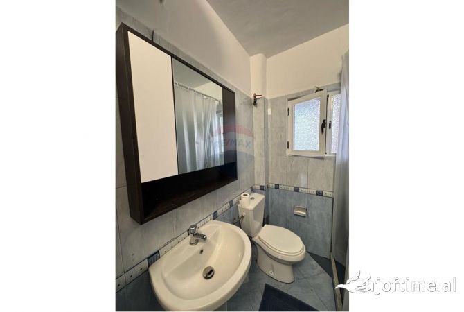 Shtepi me qera Apartament ne Tirane, 2+1, Mobilimi E mobiluar, Pagesa 450  Euro.