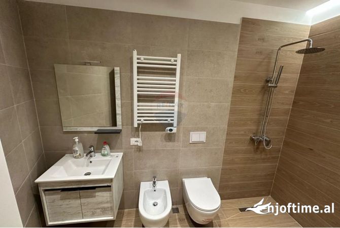 Shtepi me qera Garsoniere ne Tirane - 450 Euro