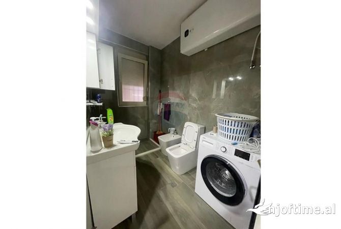 Shtepi me qera Apartament ne Tirane, 2+1, Mobilimi E mobiluar, Pagesa 450  Euro.