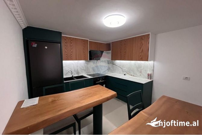 Shtepi me qera 2+1 ne Tirane - 1,000 Euro