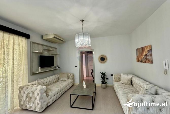 Shtepi me qera 2+1 ne Tirane - 700 Euro