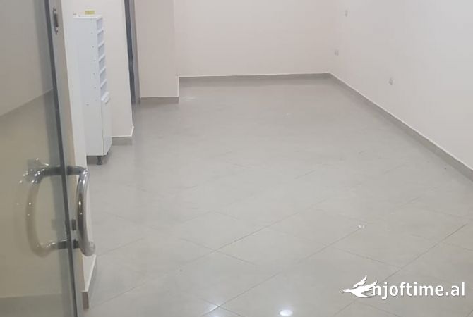 Ambient biznesi me qera 1+1 ne Tirane - 50,000 Leke