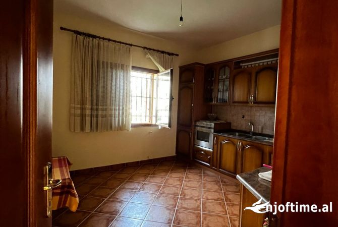 Shtepi ne shitje 4+1 ne Tirane - 250,000 Euro