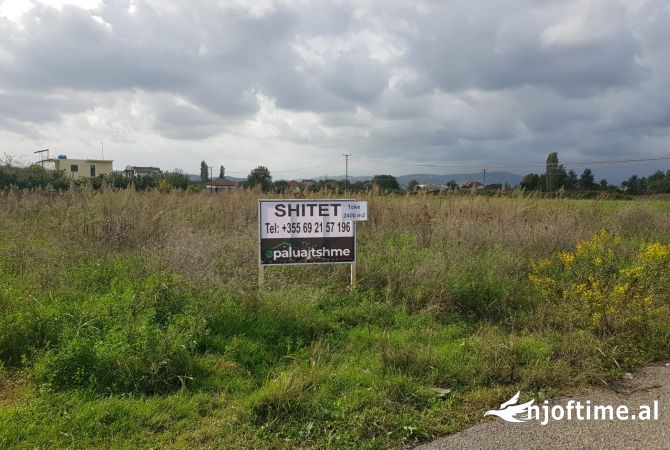 Truall ose Toke ne Tirane - 130,000 Euro