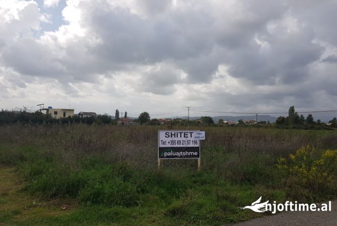 Shitet 2400 m2 toke ne Valias!!!