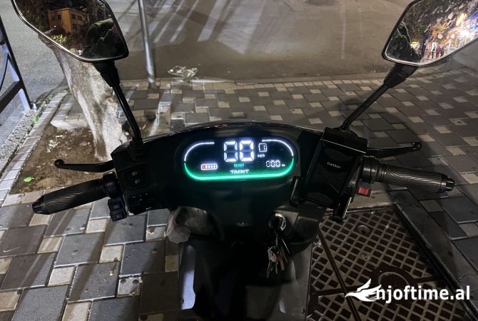 Motorra ne shitje  ne Tirane - 100,000 Leke
