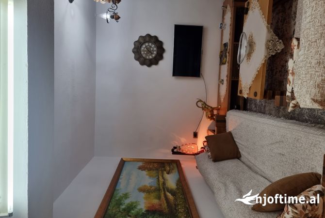 Shtepi me qera Shtepi Private ne Tirane, 1+1, Mobilimi E mobiluar, Pagesa 450  Euro.