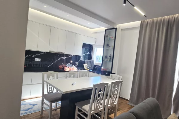 Shtepi me qera 3+1 ne Tirane - 550 Euro