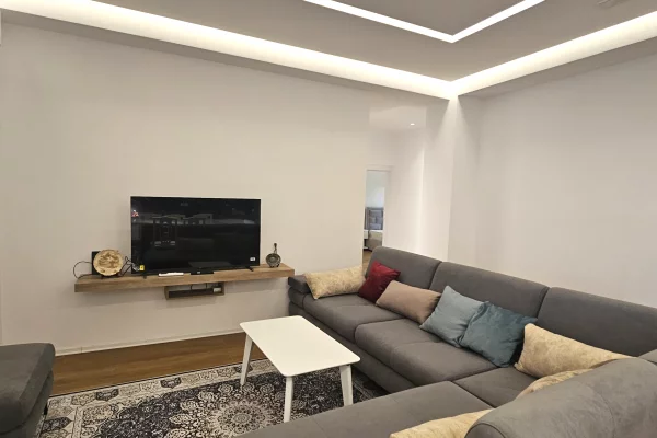 Jepet me qera apartament 3+1+2 ne Babrru