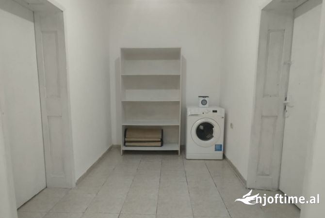 Shtepi me qera 2+1 ne Tirane - 30,000 Leke