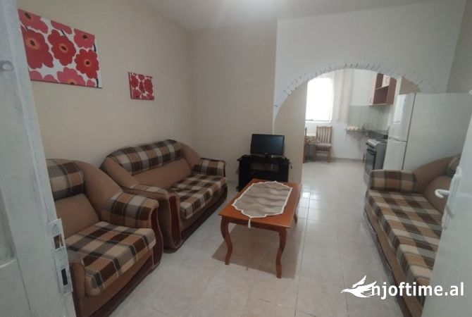 Shtepi me qera 2+1 ne Tirane - 30,000 Leke